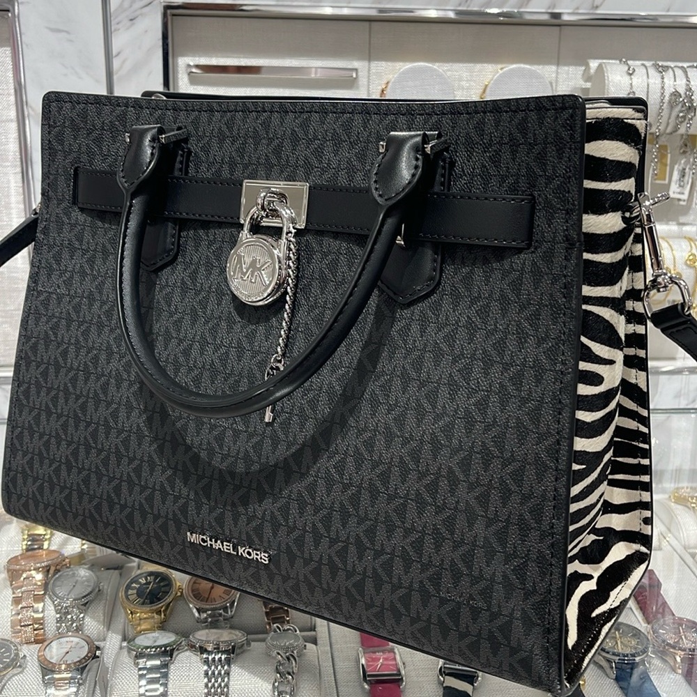 Michael Kors Hamilton Medium Signature Logo Satchel
Black
NWT - Picture 9 of 16